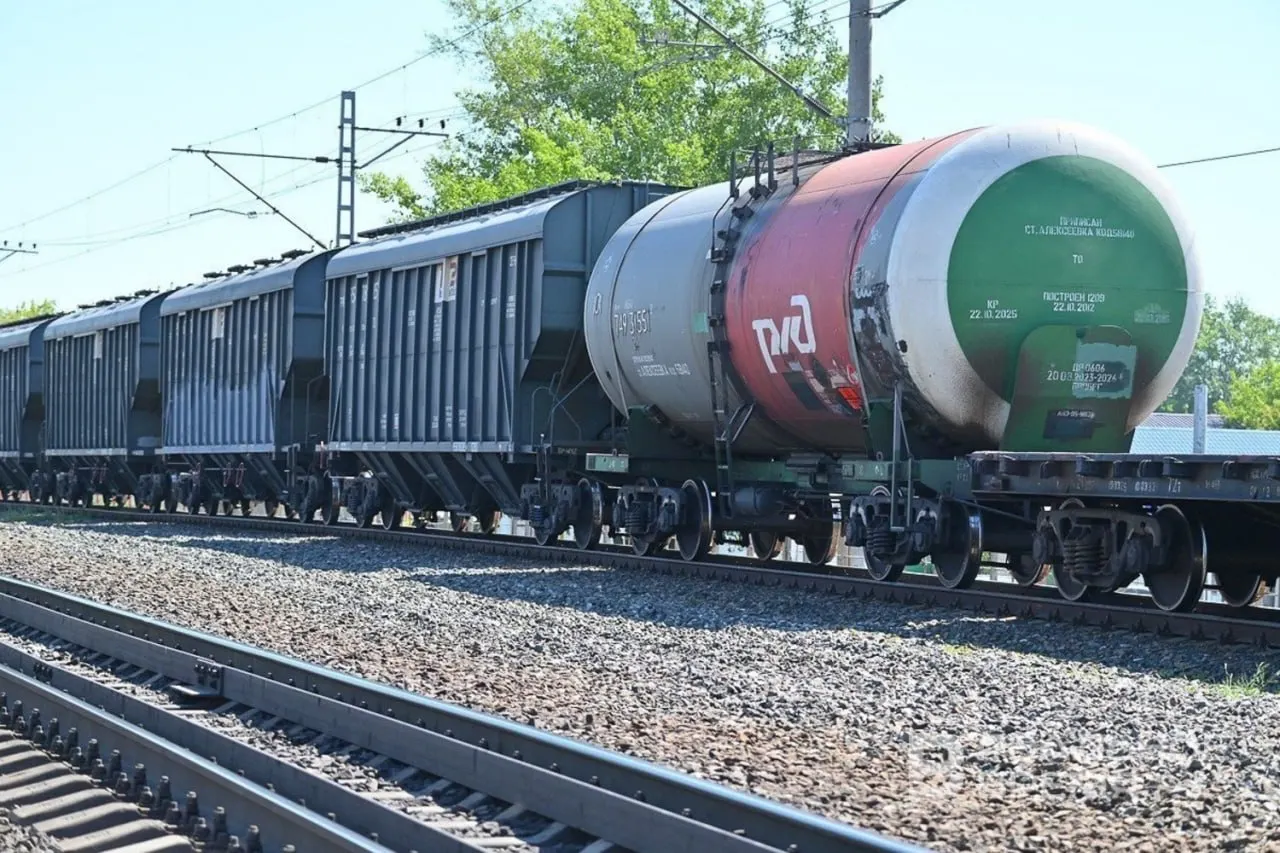 Штаб должен обеспечить бесперебойный приём и перевозку нефтяных грузов, с особым вниманием к поставкам авиакеросина в аэропорты и контролю на лимитирующих направлениях.