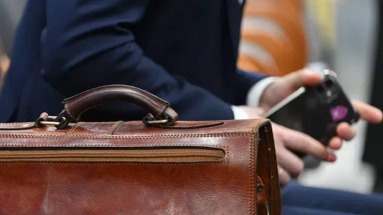 В Краснодарском крае сформируют рабочую группу для оперативной помощи предпринимателям, пострадавшим в результате атак беспилотников. Помощь будет оказываться в рамках нацпроекта «Эффективная и конкурентная экономика».