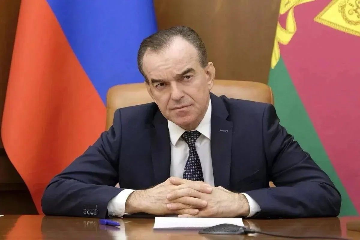 Из-за атак беспилотников и остановки части портовой инфраструктуры власти ввели режим ЧС, чтобы стабилизировать ситуацию с вывозом зерна и поддержать аграриев.