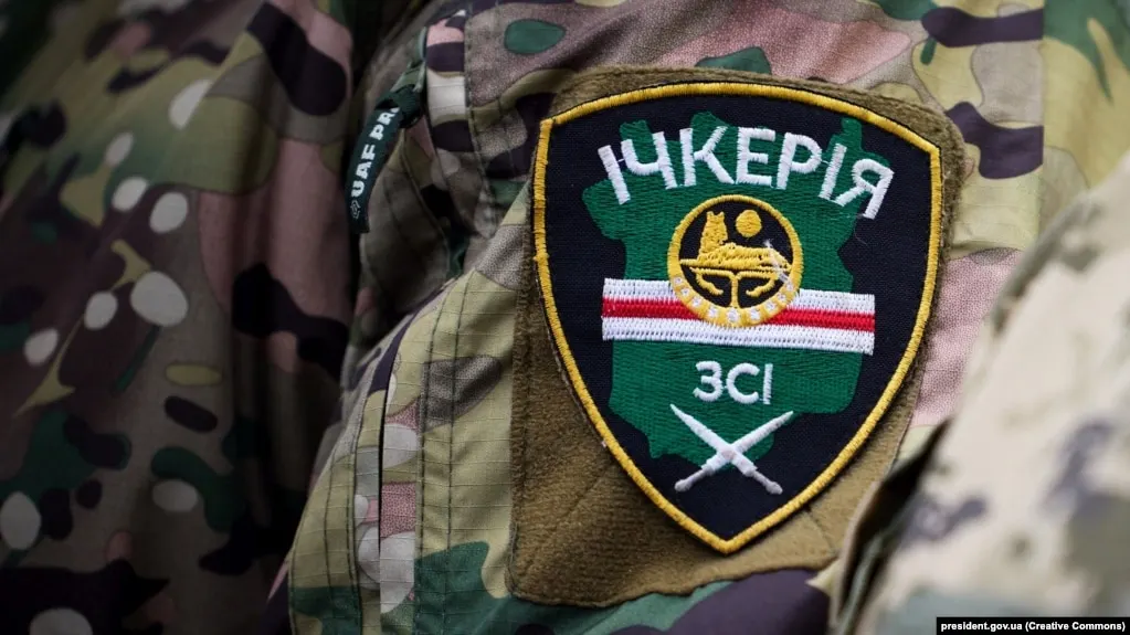 Росфинмониторинг включил «Чеченскую Республику Ичкерия» и её зарубежные подразделения в список террористических и экстремистских организаций после решения суда в Грозном, а её лидеру Ахмеду Закаеву в России вменяют создание террористического сообщества и участие в боевых действиях на стороне ВСУ.