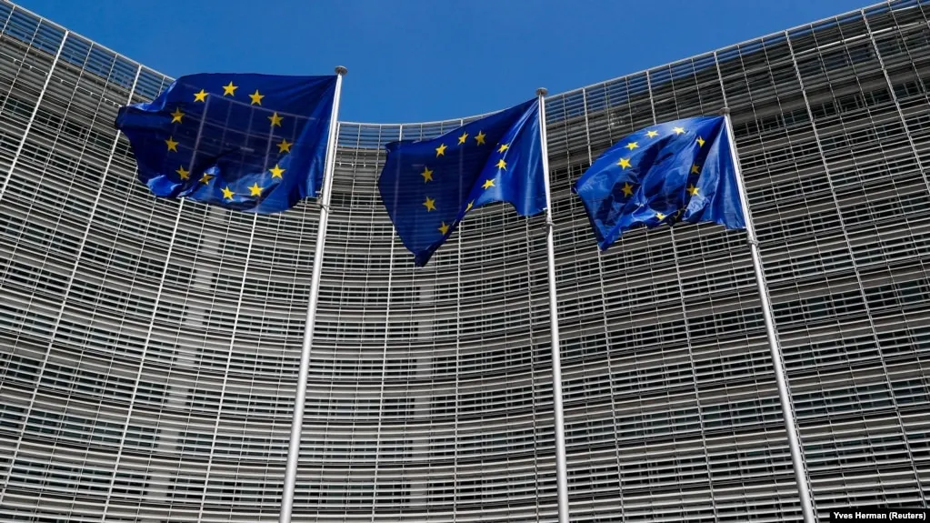 Совет Европейского союза ввёл санкции против двух российских организаций, которые, по оценке Брюсселя, участвуют в распространении пропаганды и дезинформации, подрывающих ценности и безопасность ЕС.