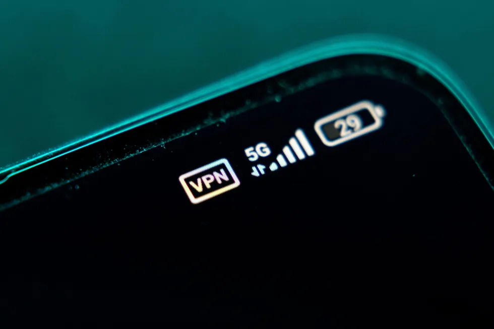 АРПП «Отечественный софт» направила письмо Михаилу Мишустину и Антону Вайно с предложением признать нынешнюю политику блокировок неудачной, смягчить ограничения и создать совместный с ИТ-сообществом орган для выработки новой цифровой стратегии.