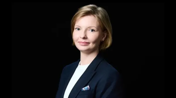 С начала сентября администраторы доменов в зонах .ru, .рф и .su должны будут пройти идентификацию через ЕСИА. Процедура уже доступна для юридических лиц: она упрощает проверку, но заставляет компании пересмотреть управление цифровыми активами и подготовить портфели доменов.