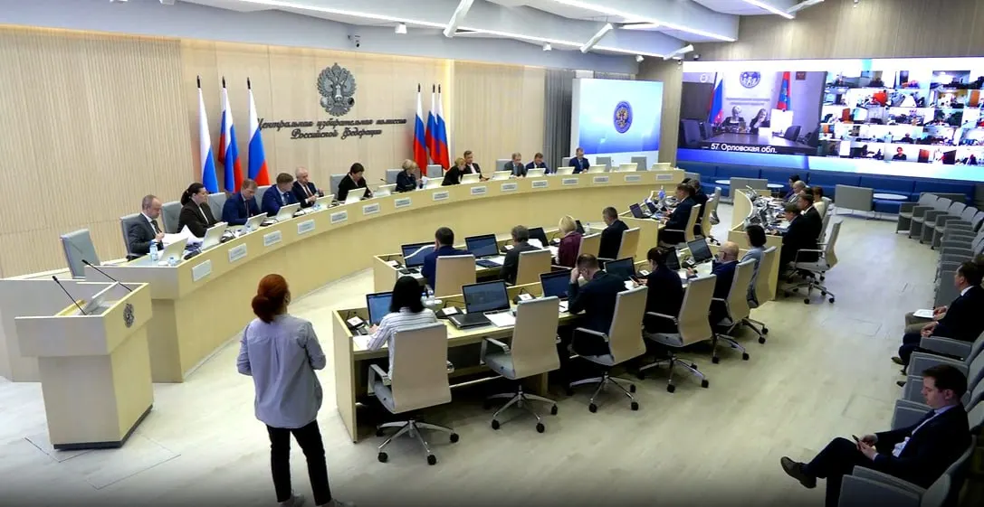 На заседании Центризбиркома приняли кадровые решения, передали мандат бывшему губернатору Брянской области, сократили число участковых комиссий в Смоленске и изменили правила публикации опросов в день голосования.