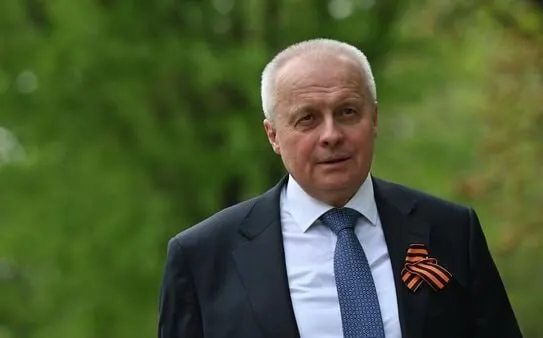 Российское внешнеполитическое ведомство запросило возвращение посла Сергея Копыркина для консультаций на фоне сближения Армении с Евросоюзом. Параллельно введены временные ограничения на ввоз ряда армянских товаров.