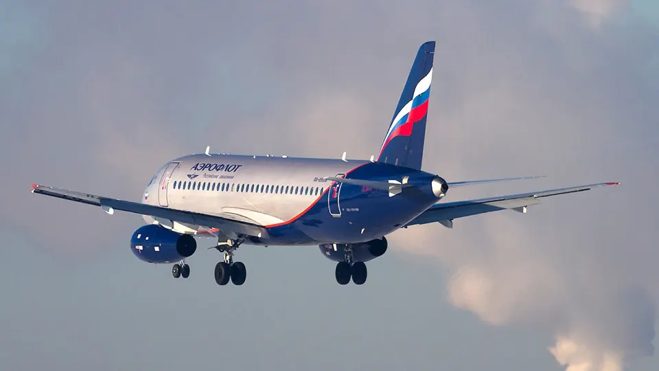 Минпромторг предлагает увеличить допустимый налет и срок службы SSJ100 на фоне срыва программы по обновлению гражданской авиации: большинство плановых поставок не выполнены, доля отечественных лайнеров в парке растёт крайне медленно.