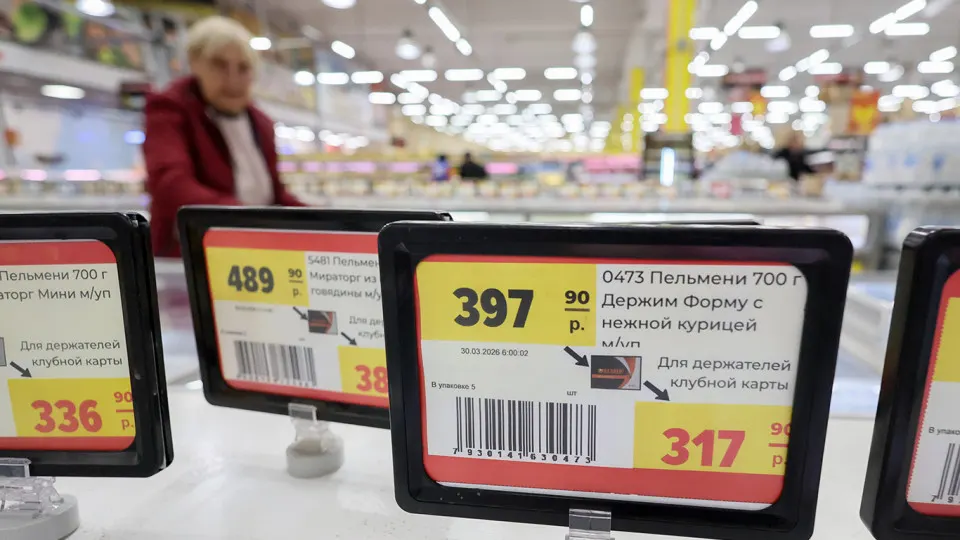 Федеральная антимонопольная служба направила предостережения экспертам и руководителям компаний, посчитав, что публичные прогнозы о росте цен могут способствовать координации ценовой политики и повышенному спросу.