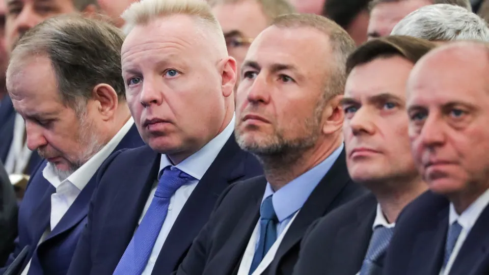 Российский союз промышленников и предпринимателей предложил запретить публикацию судебных актов и сведений об участниках исков, связанных с компенсацией убытков от санкций. Инициатива поддерживается Минюстом и обсуждается в администрации, но вызывает возражения Минэкономразвития из‑за рисков для репутации юрисдикции и инвестклимата.