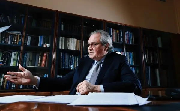 Валерий Фадеев заявил, что после признания иностранных университетов «нежелательными» с ними не следует вести дела; учёным при сомнениях он посоветовал не стесняться обращаться в ФСБ.