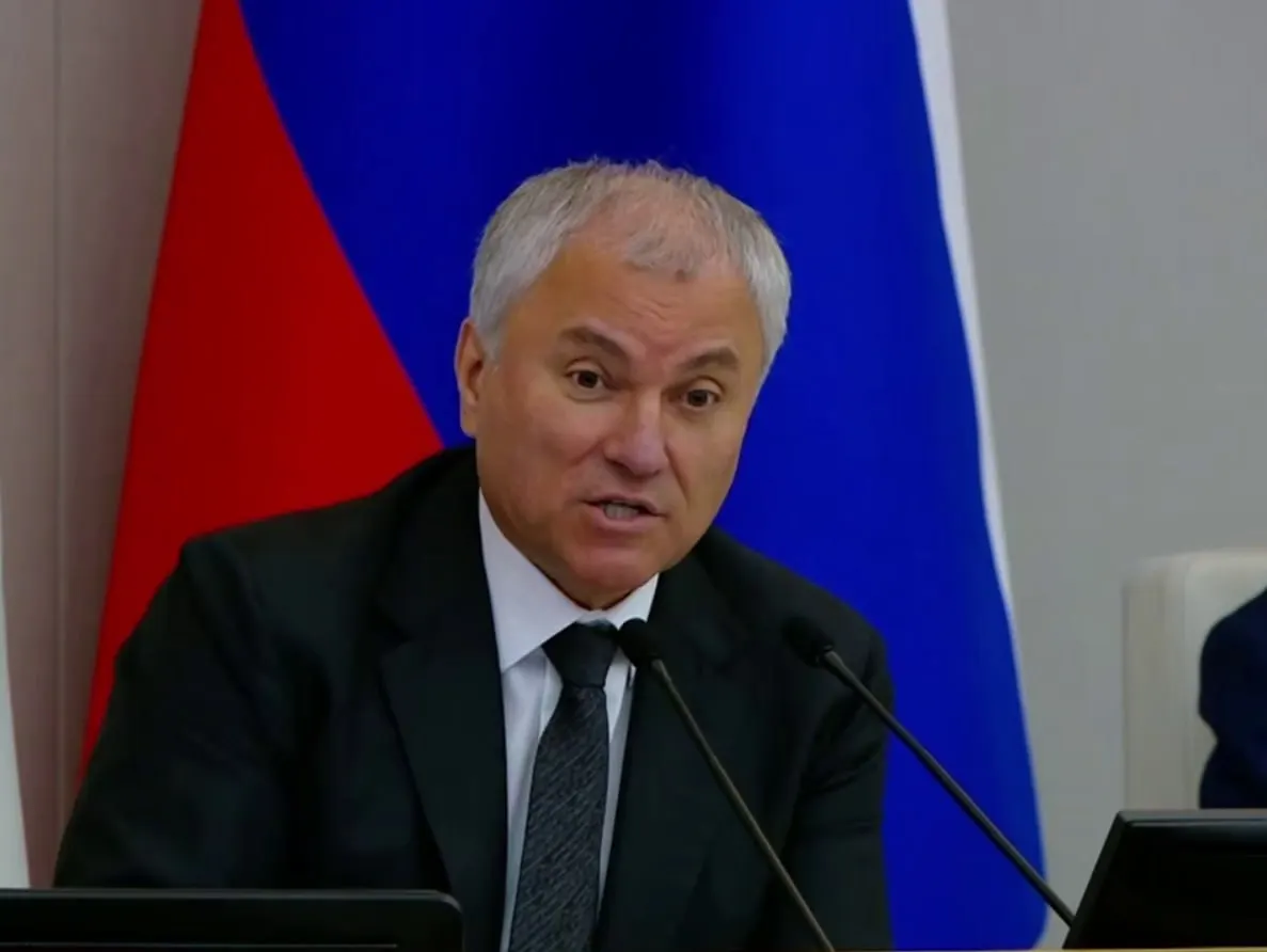 Депутаты приняли во втором чтении законопроект, который официально вводит мероприятия по защите «исторической правды» и предупреждению уклонения от исполнения обязанностей по защите Отечества.