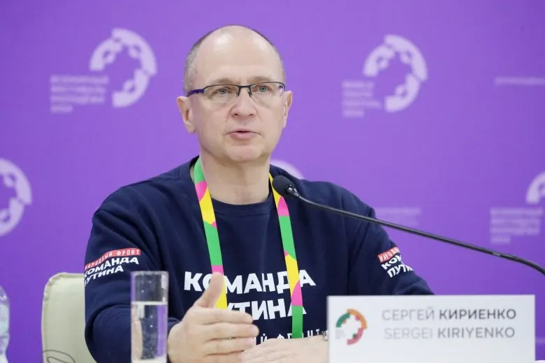 В ходе совещания в АП регионам поручили ориентироваться на итоги 2021 года, избегать грубого завышения результатов и учитывать вопросы безопасности в условиях военного времени; эксперты предупреждают о риске злоупотребления административным ресурсом.