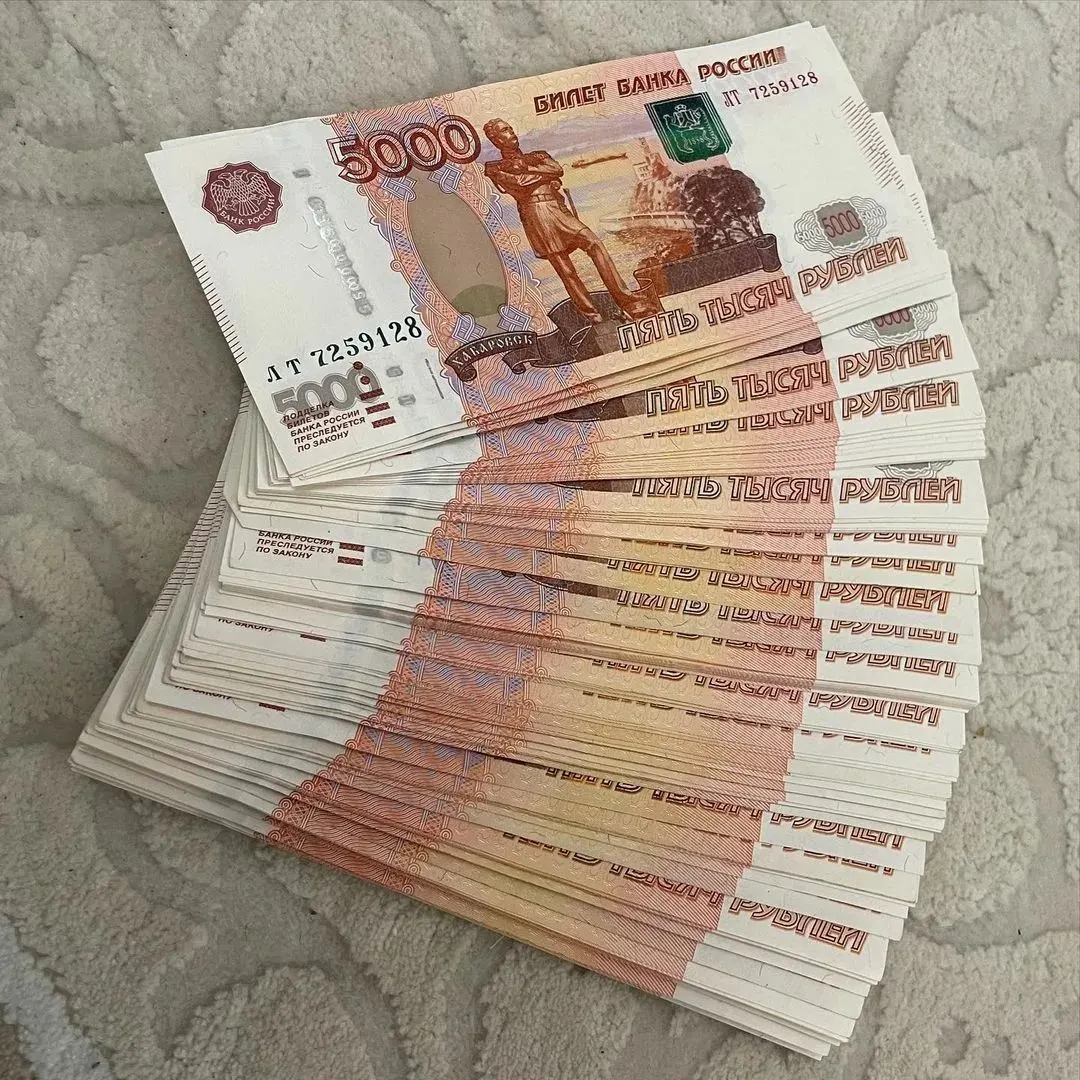 Депутат внес инициативу о внесении в Трудовой кодекс нормы об ежегодной 13‑й зарплате, которую предлагают выплачивать к Празднику Весны и Труда в размере не ниже среднего заработка работника.