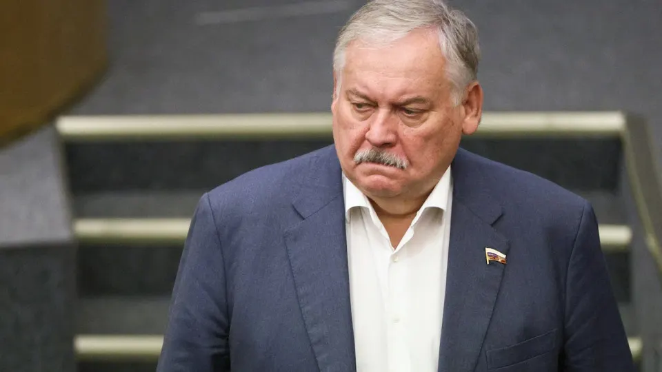 Первый зампред комитета Госдумы Константин Затулин обвинил Латвию и Эстонию в нарушении обещаний по отношению к русскоязычному населению; на фоне этого в парламенте обсуждают закон о возможности применения войск за рубежом для защиты россиян, а западные разведки и аналитики фиксируют признаки подготовки к потенциальному конфликту с НАТО.
