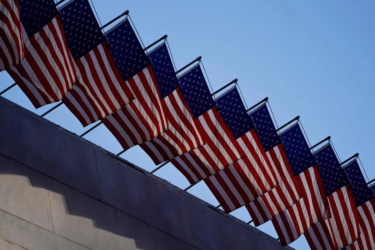 Палата представителей США проголосовала 218–204 за принятие законопроекта о новом пакете санкций против России и выделении средств на военную помощь Украине. Документ всё ещё столкнётся с сопротивлением в Сенате и возможным вето президента.
