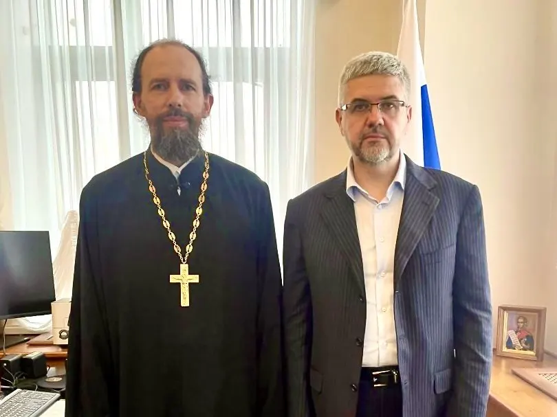 Заместитель министра юстиции заявил на юридическом форуме, что проживание без официальной регистрации брака представляет прямую угрозу безопасности страны; ведомство готовит изменения в Семейный кодексе.