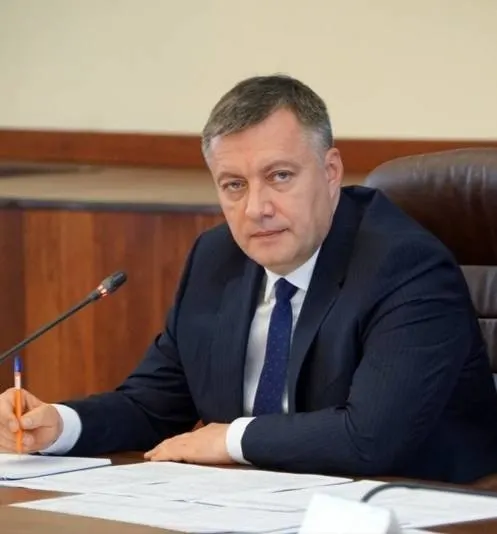 Губернатор Игорь Кобзев рассказал о решениях федерального штаба: приоритетные поставки для северного завоза, отгрузки независимым АЗС по договорам и совместная работа с «Роснефтью» и Минэнерго для Иркутской области и Забайкалья.