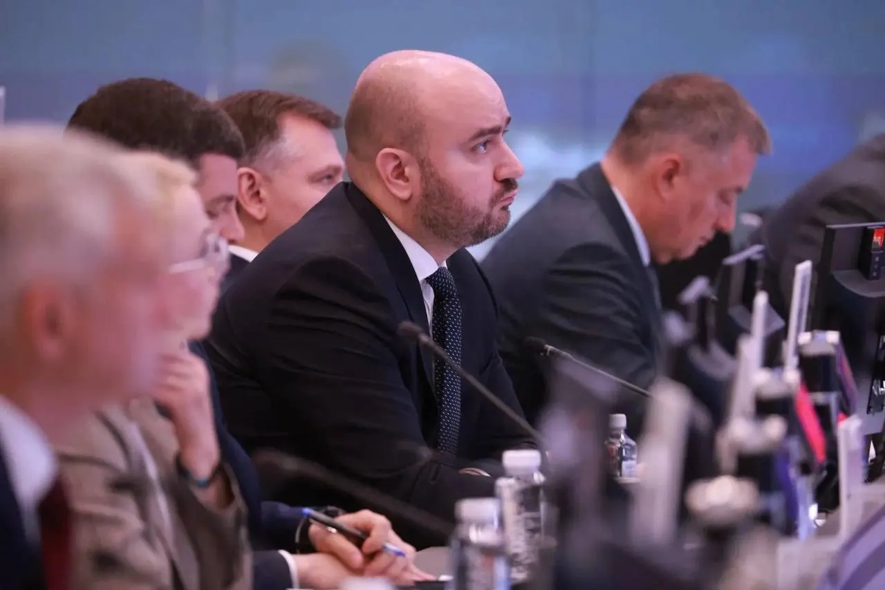 Вячеслав Федорищев принял участие в совещании под председательством вице‑премьера Александра Новака: обсуждали поставки бензина и дизеля, мониторинг цен и обеспечение аграриев топливом.
