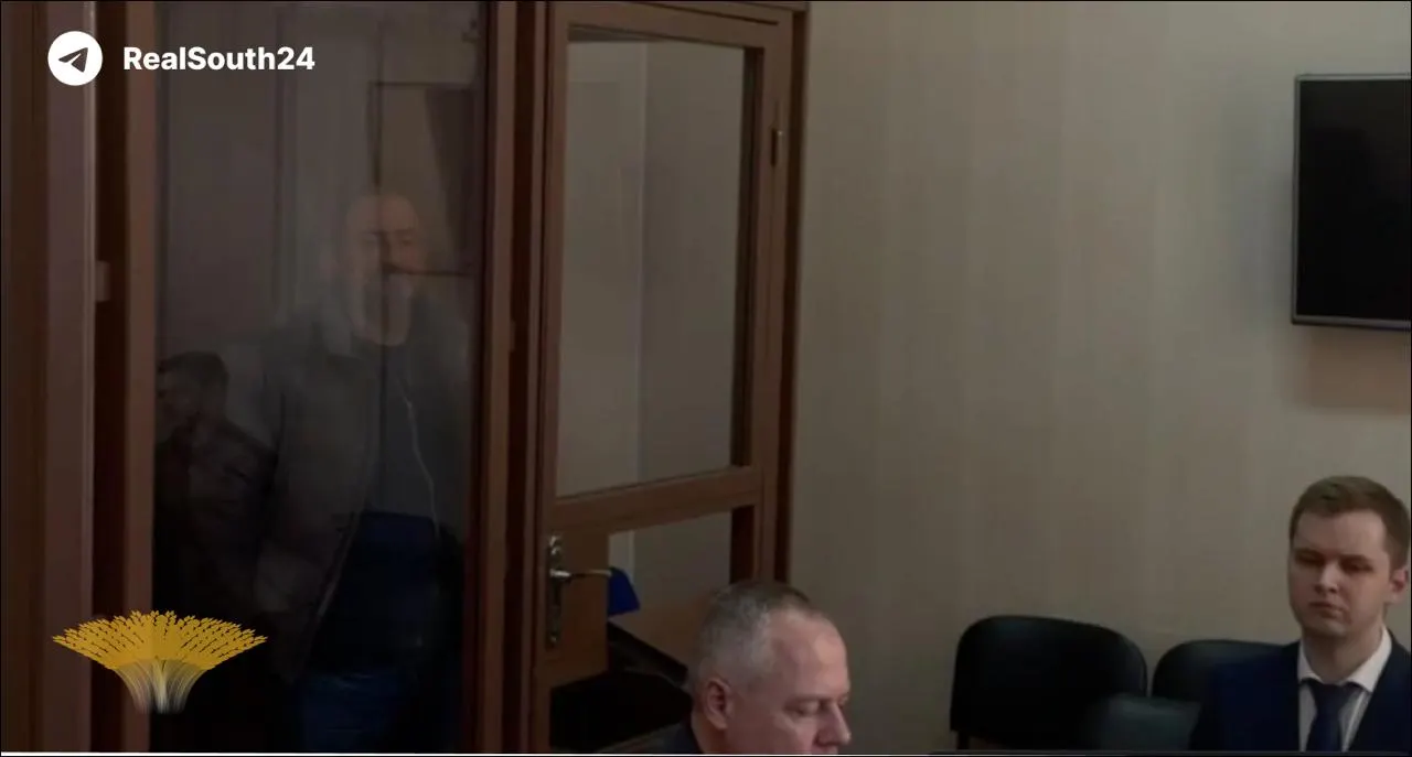 Бывший министр задержан по делу о мошенничестве: следствие считает, что он годами фиктивно числился в медицинском вузе и получил свыше 7 млн рублей. В ходе обысков изъяты активы на сумму более 1 млрд рублей, экс-чиновник находится в СИЗО.