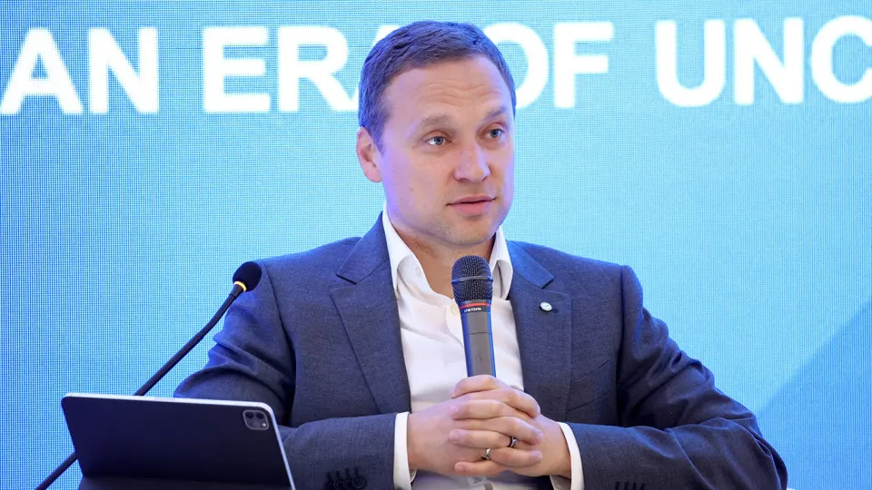 Зампред правления Сбербанка Тарас Скворцов на ПМЭФ заявил, что клиенты снимают деньги из-за увеличения налоговой нагрузки и ужесточения контроля — наличность не возвращается в банковскую систему, и тенденция может усилиться при новом повышении налогов.
