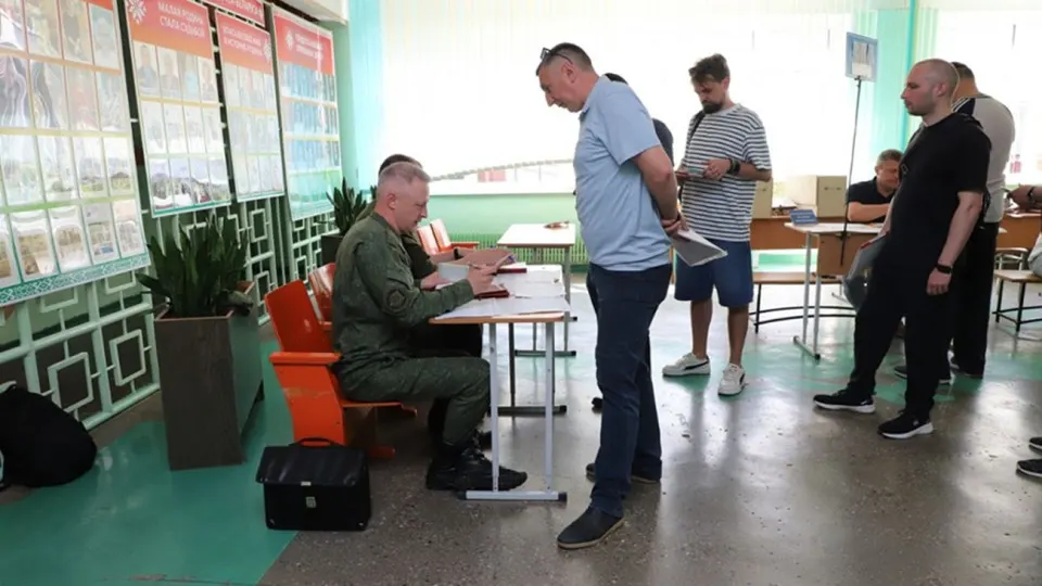 В Гродненской области проходят плановые мобилизационные учения с участием военкоматов: резервистов вызывают для явки и сверки данных, а также для отработки сборов и действий в составе подразделений. Мероприятия проходят на фоне усиленного внешнего давления на белорусские власти.