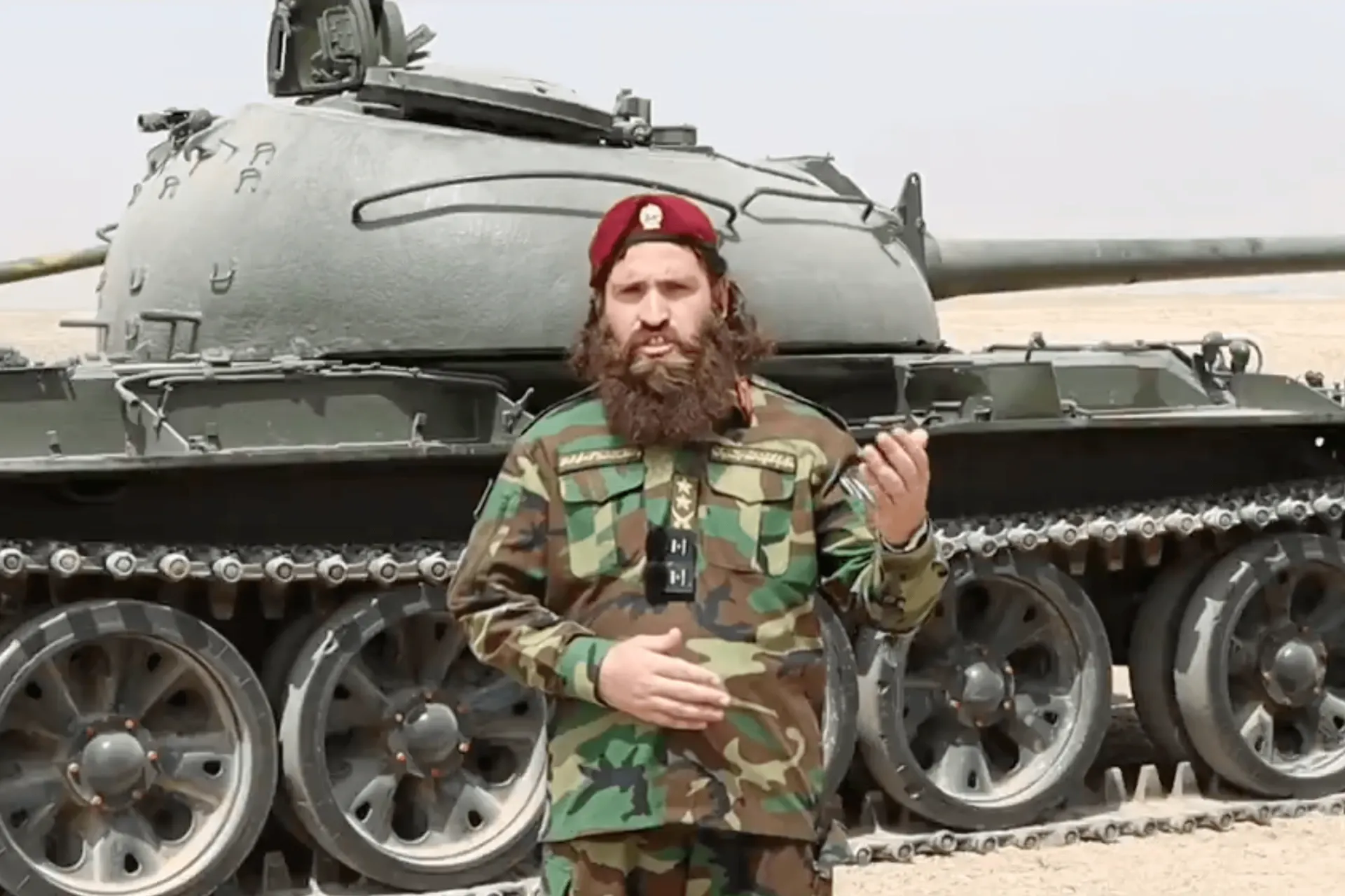 По рамочному соглашению о военно‑техническом сотрудничестве, подписанному 27 мая, Россия готова содействовать ремонту и обслуживанию советской техники, которая остаётся на вооружении талибов. Детали договора не раскрываются, а эксперты выражают сомнения в масштабах реального военного сотрудничества.