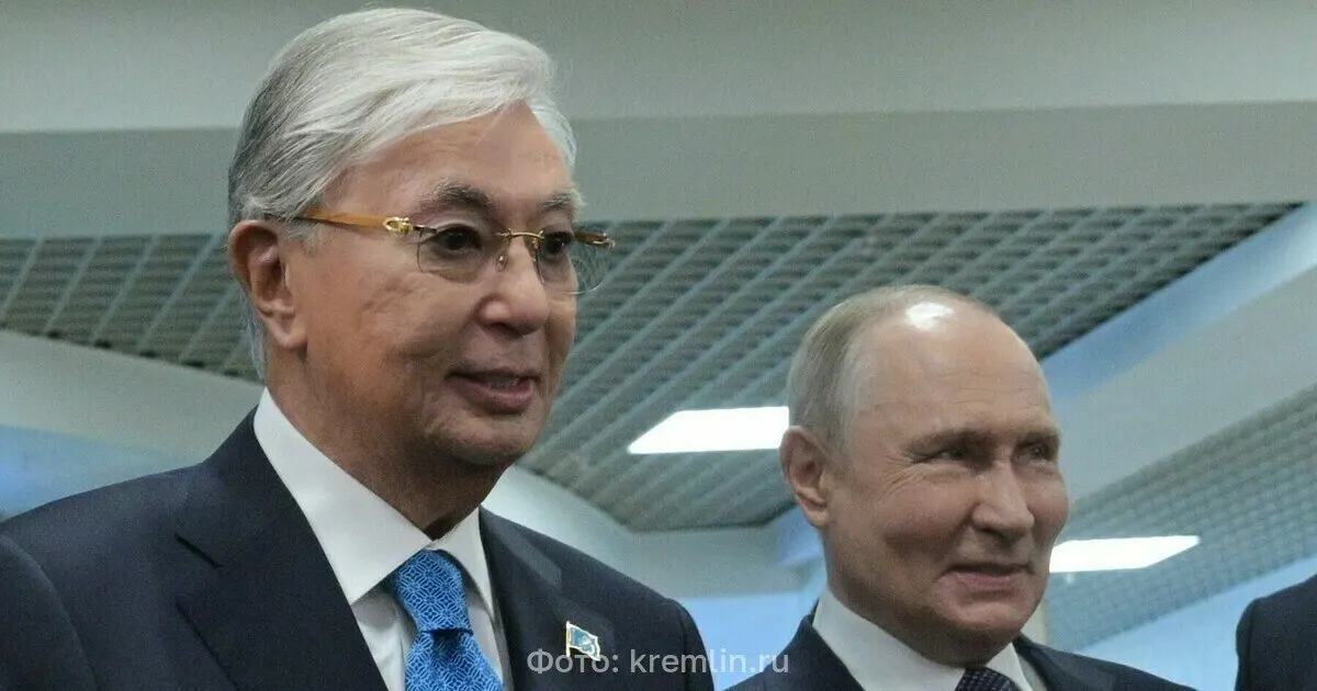 Перед началом форума в Омске президенты России и Казахстана провели двустороннюю встречу — Путин отметил успешное и стратегическое развитие отношений.