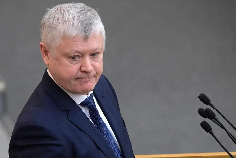 Председатель комитета Госдумы по безопасности Василий Пискарёв сообщил, что из страны вывели свыше 360 зарубежных организаций, более 60 — по материалам его комиссии; он также отчитался о принятии 46 законов для «защиты суверенитета».