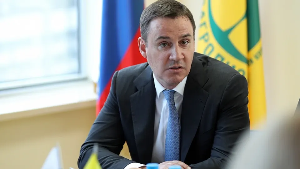 Заместитель председателя правительства разместил своих людей в наблюдательном совете РЭО; кадровые перестановки происходят на фоне уголовных дел против прежнего менеджмента.