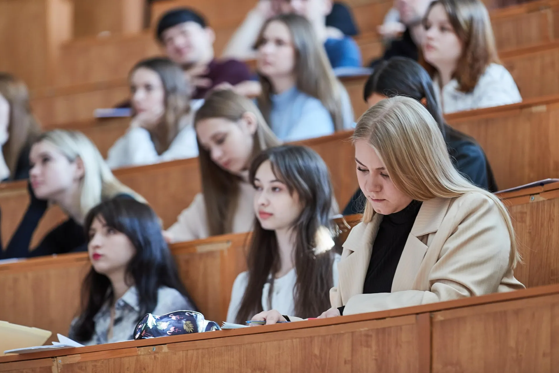 Министерство пересмотрело порядок целевого обучения: финансовые санкции заменяются требованием возместить затраты на обучение, а вузы получили расширенные полномочия по отчислению за нарушение целевого договора.