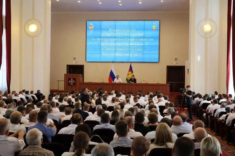 В Краснодарском крае планируют сформировать мобильные огневые группы из сотрудников предприятий для защиты критической инфраструктуры от атак БПЛА; участникам пообещали ежемесячные выплаты в 50 тыс. рублей и гарантировали, что их не направят в зону СВО.