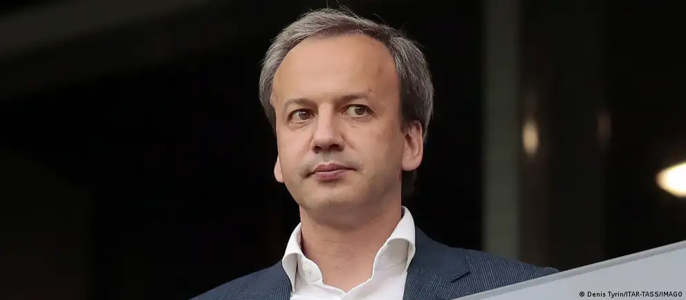 Дворкович сообщил о намерении оспорить в судебном порядке своё включение в санкционный список ЕС и временно ушёл с поста президента Международной шахматной федерации — его обязанности возьмёт на себя вице-президент Вишванатан Ананд.