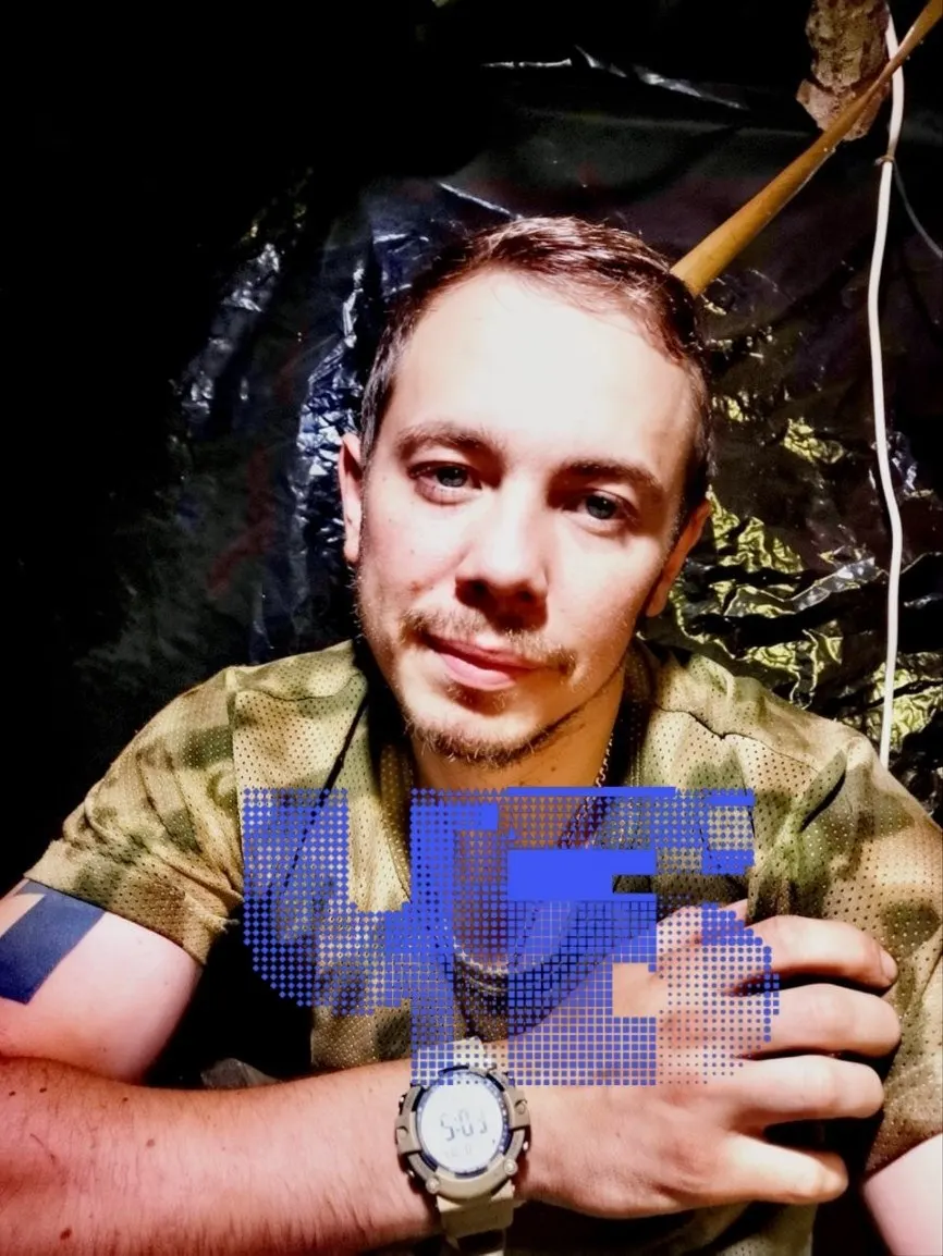 Родители обвиняют военные ведомства и чиновников: тело их сына, погибшего в январе, похоронили в Калининградской области без уведомления, а закон фактически отдаёт право на распоряжение супругам.