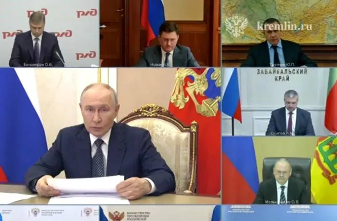 На совещании с президентом обсудили работу топливного и транспортного комплекса: губернатор предложил мини‑НПЗ и расширение импорта, власти ищут прямые прямые контракты поставок — президент поддержал инициативы.