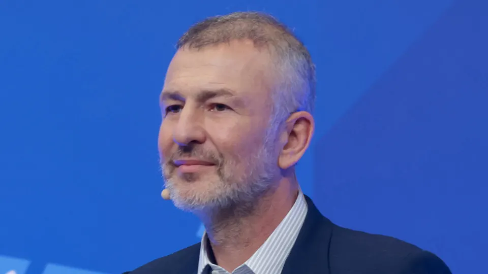 Андрей Мельниченко договорился о мировом соглашении по компании СИБЭКО: после претензий со стороны прокуратуры он перевёл 32 млрд рублей в пользу образовательного центра «Сириус» и избежал изъятия актива.