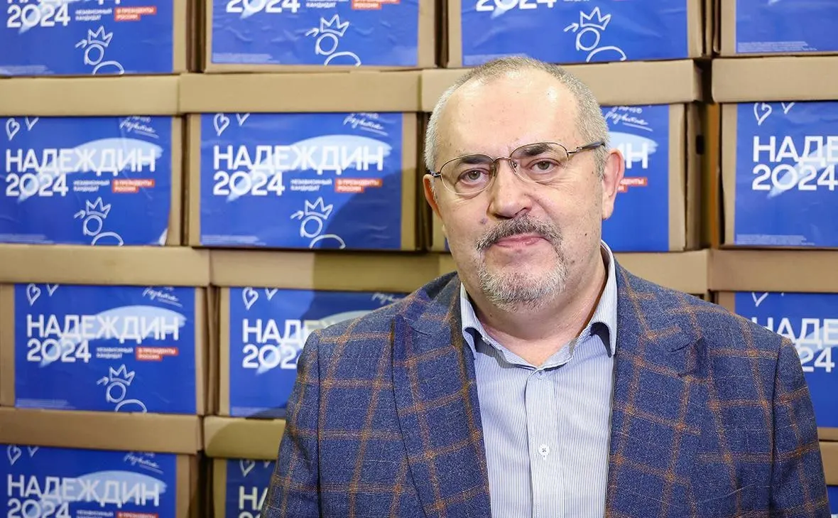 Политик заявил, что из-за давления, маркировки «иностранным агентом» и других ограничений он не может продолжать участие в выборах; ранее ему запретили выезд и оштрафовали по делу о демонстрации экстремистской символики.