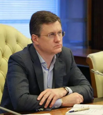 Александр Новак 7 июля провёл совещание по рынку топлива: регионы доложили о запасах, логистике и обеспечении экстренных служб. Профильным ведомствам и компаниям поручено усилить ежедневный мониторинг и координацию для предотвращения локальных сбоев.