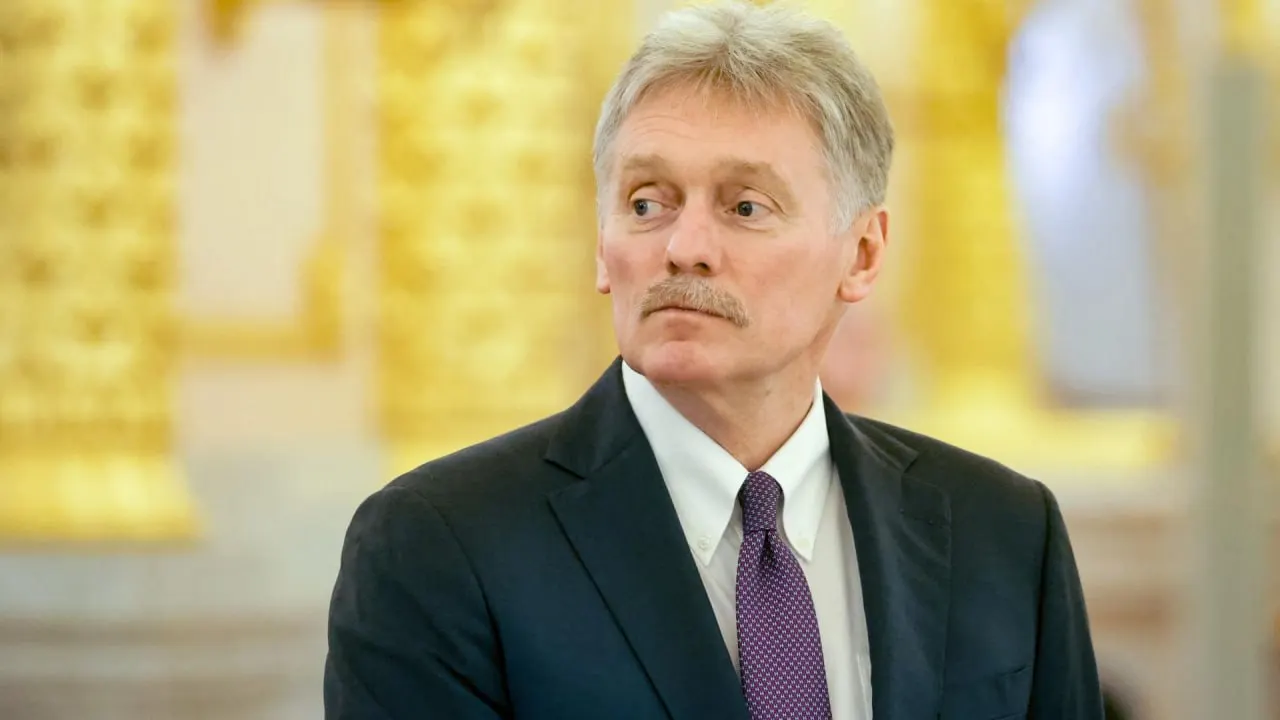 Пресс‑секретарь президента заявил, что вмешательство западных стран превратило спецоперацию в полноценную войну; удары по гражданской инфраструктуре он назвал террористическими и допустил переговоры при посредничестве США.