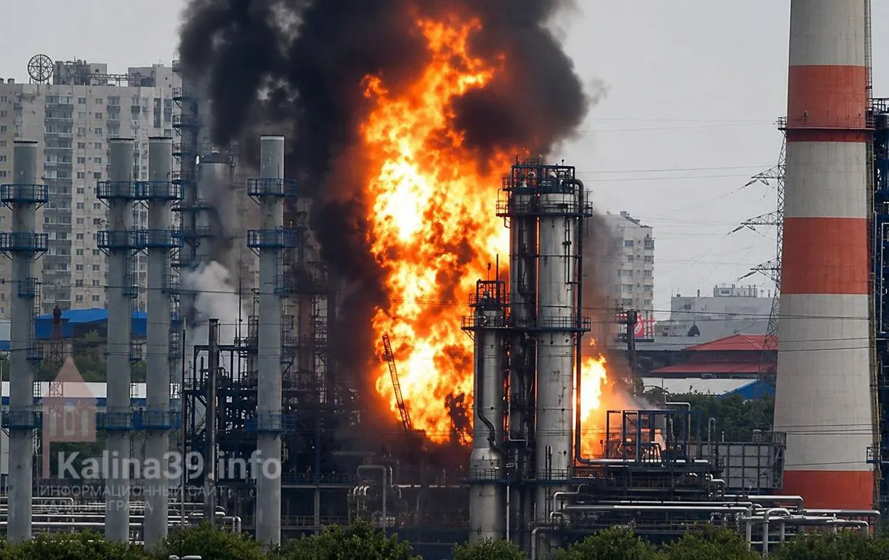 С начала 2026 года беспилотники атаковали все крупнейшие нефтеперерабатывающие заводы России. За шесть месяцев по нефтяной инфраструктуре нанесено 142 удара — столько же, сколько за весь 2025 год. Это поддерживает риск новых перебоев с поставками топлива, в том числе в Калининградской области.
