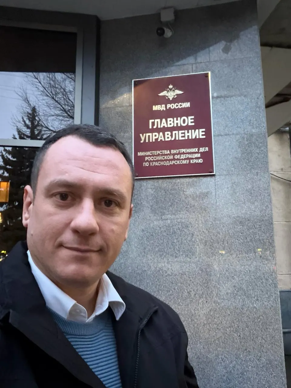 Депутат Думы Краснодара Александр Сафронов получил предупреждение за предполагаемое злоупотребление свободой информации; история сопровождается давлением на оппозицию в регионе.