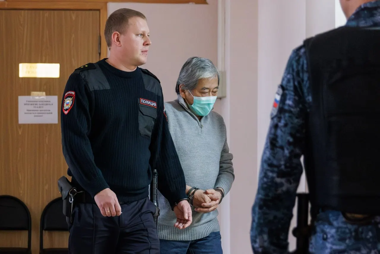 Материалы уголовного дела Александра Пака, осужденного за убийство многодетной матери Екатерины Буравлевой, поступили в третий состав уголовной коллегии Верховного суда РФ.
