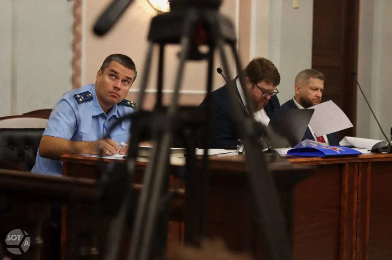 Иск об отстранении конкурентов от выборов подали представители «Родины». Претензии — призывы к экстремизму, иностранное финансирование и нарушение авторских прав.