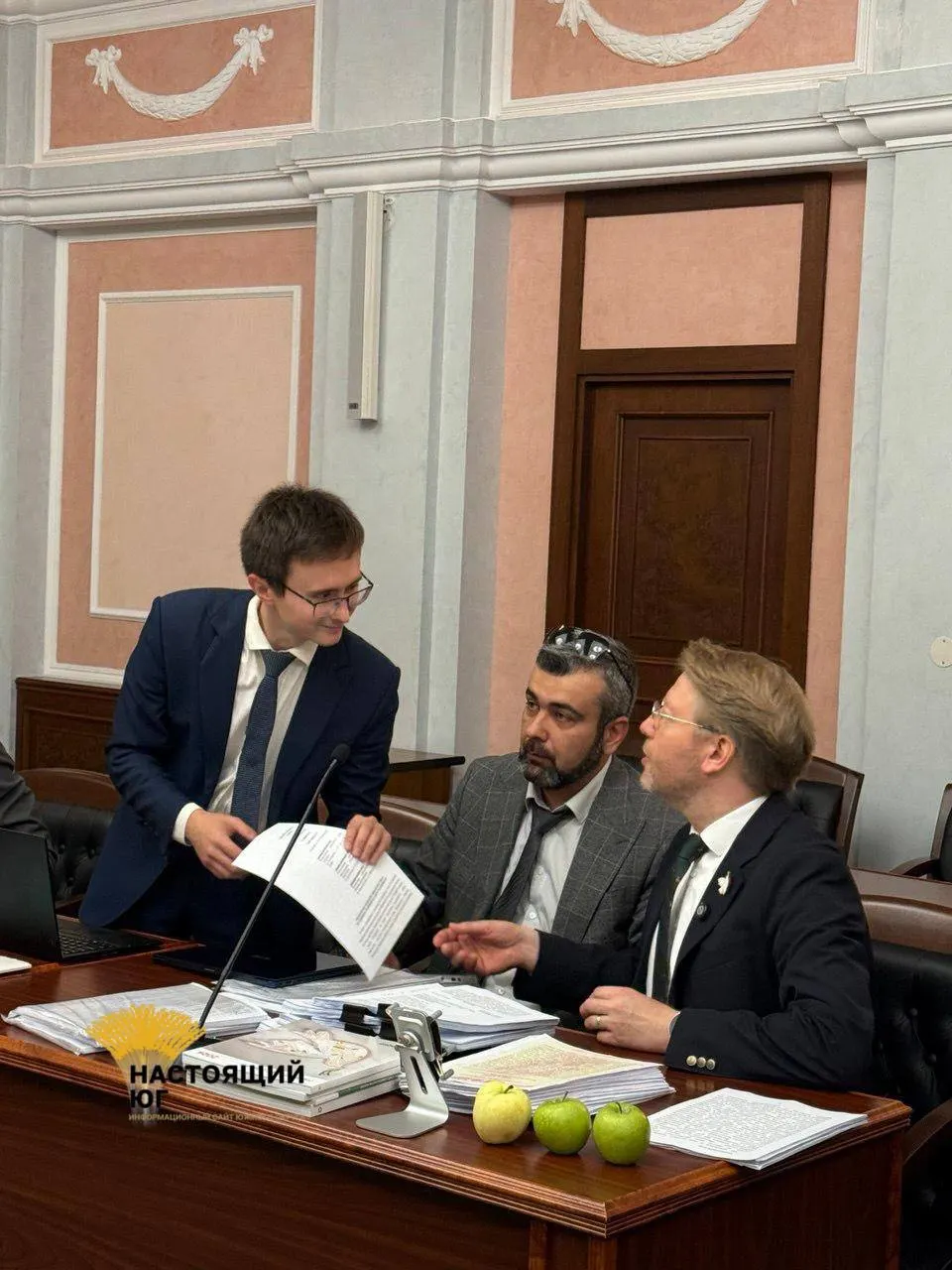 ЦИК заявил о нарушениях «Яблока» в избирательной агитации и правах авторов; решение суда может повлиять на бюллетень.