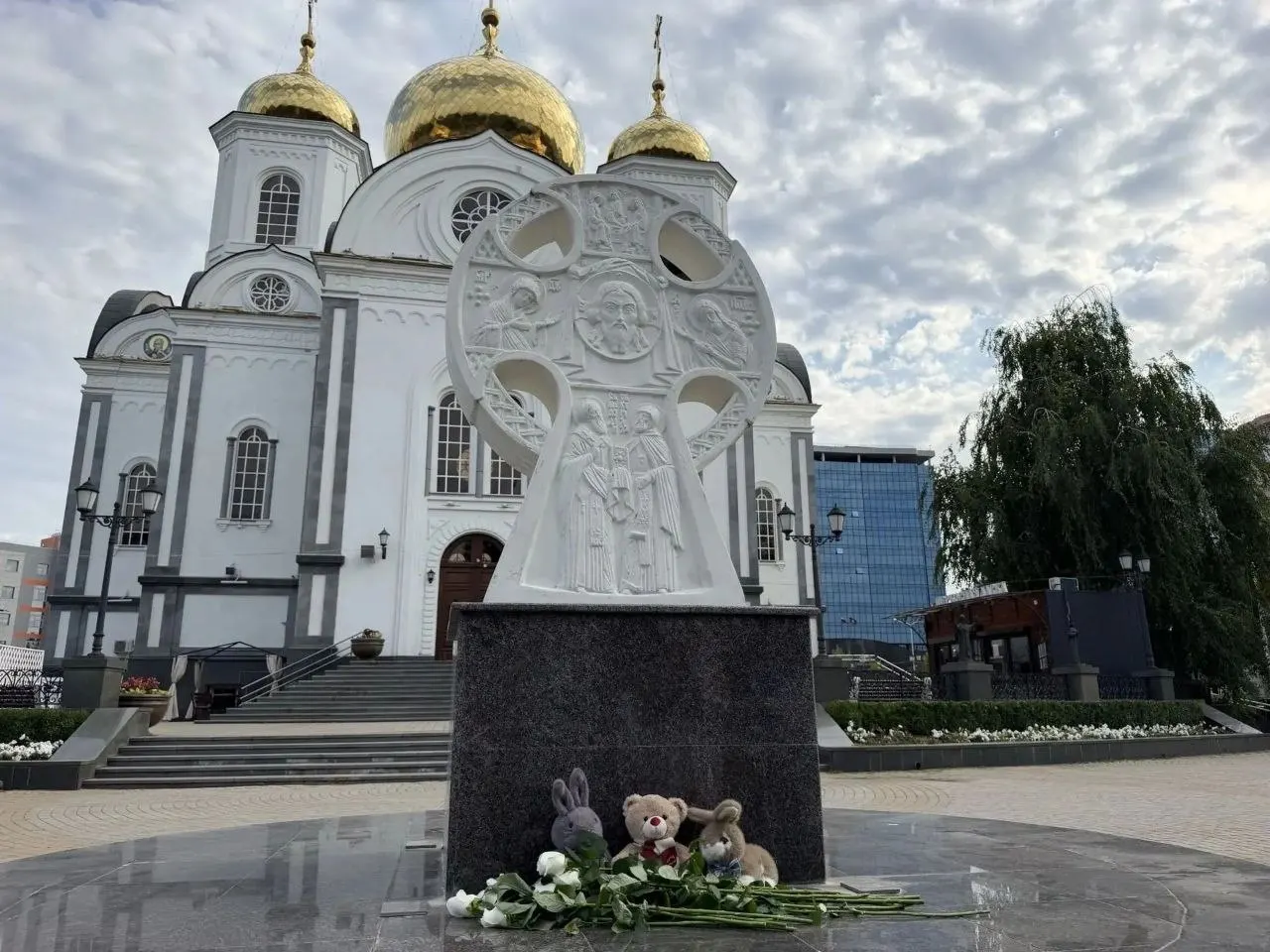После падения обломков БПЛА в Геленджике число пострадавших достигло 58; среди них 12 детей. По данным оперштаба Краснодарского края 21 человек госпитализирован, 37 остаются дома.