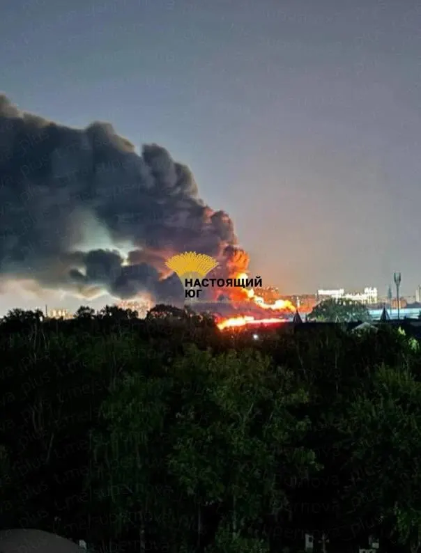 В Краснодарском крае во время атаки БПЛА обломки упали на частный детский центр: погибли два ребенка, ранены семь человек, двое взрослых госпитализированы.