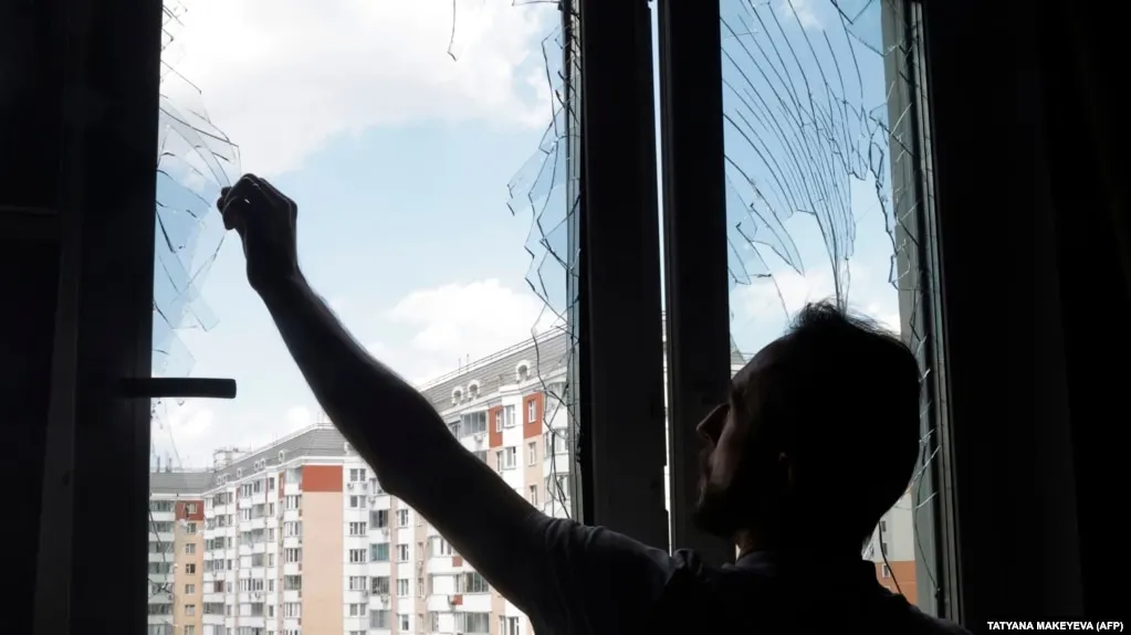Власти сообщили об утилизации десятков беспилотников и эвакуации жильцов после атак на ряд населённых пунктов региона.