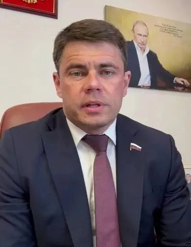 На фоне обсуждений в информационной политике рассматривается влияние национального мессенджера на формирование суверенного цифрового пространства.