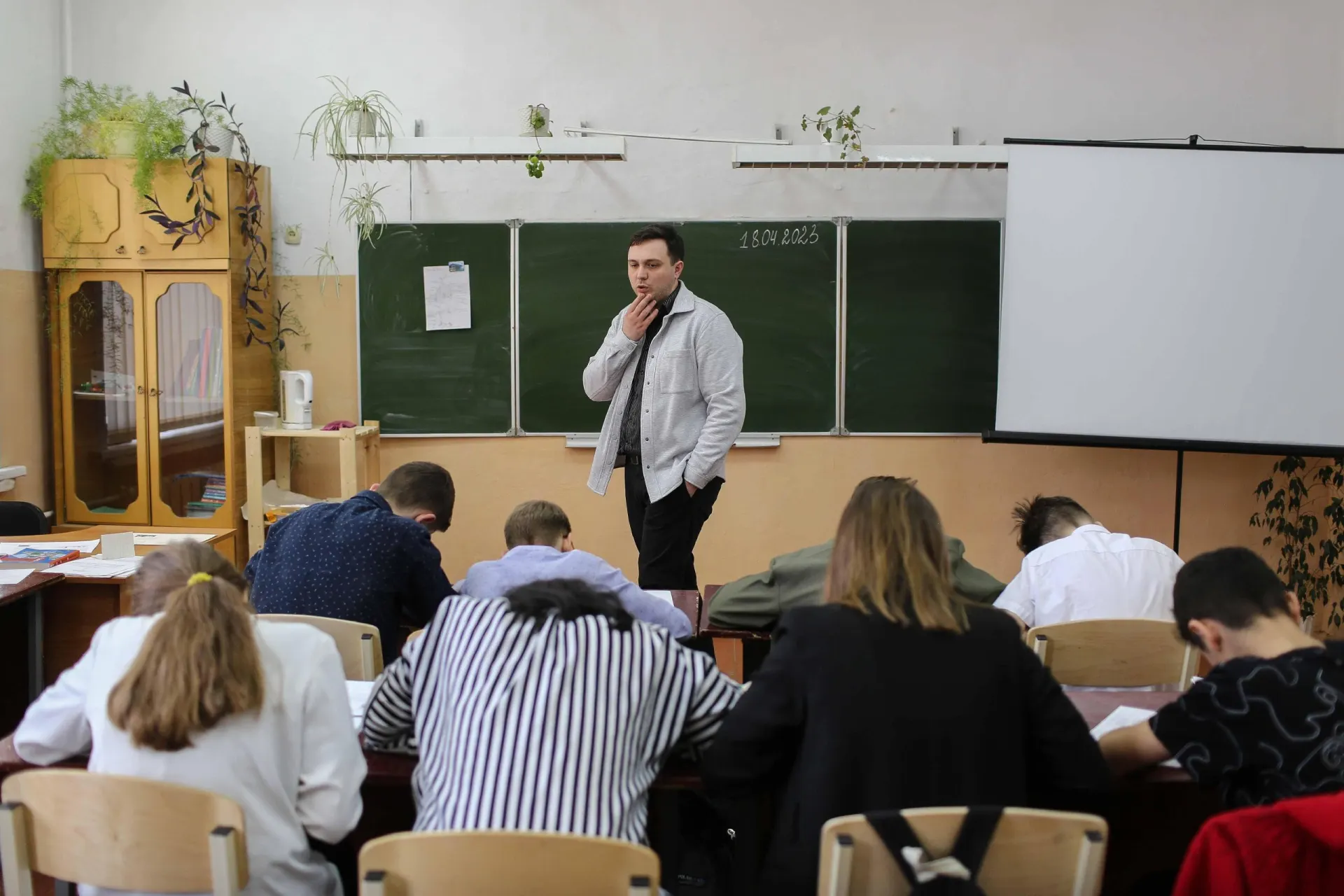 Введение дополнительного часа истории может повлиять на расписание занятий и объем домашней работы.
