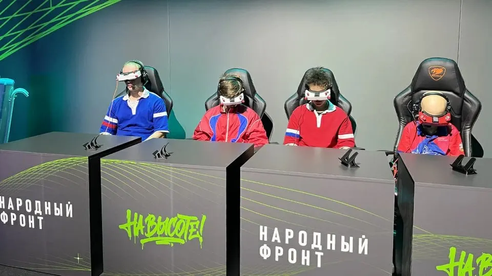В пилотном режиме в шести регионах стартует норматив по управлению беспилотниками в рамках проекта «На высоте!», где учащиеся и студенты будут изучать пилотирование, программирование и техническое обслуживание дронов.