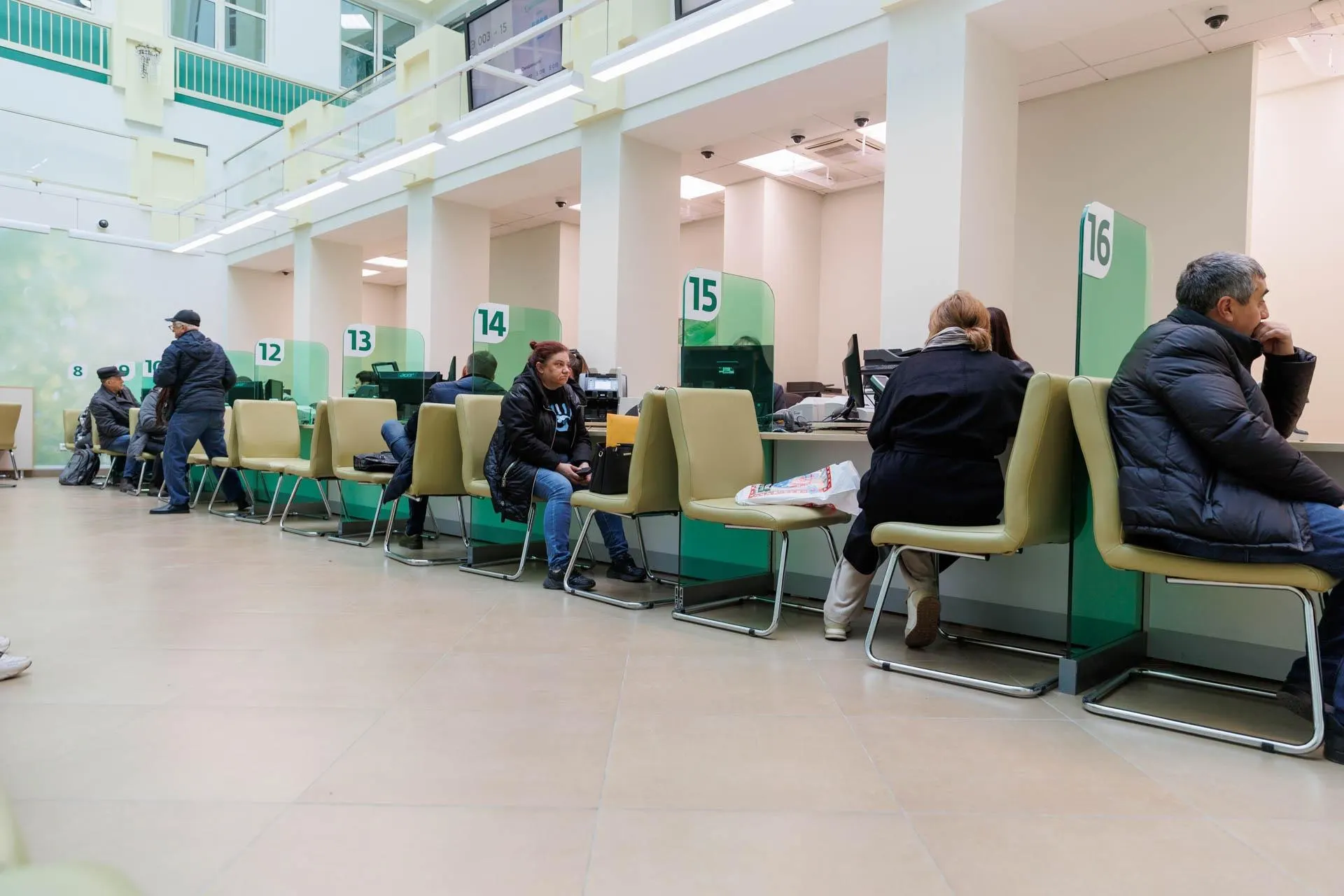 Разбираемся в сценариях возможного дефолта и том, как это может повлиять на долги страны, цены и повседневную жизнь граждан.