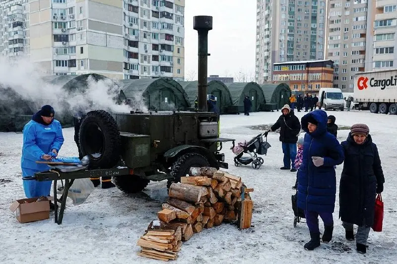 Международная комиссия ООН заявила, что российские власти систематически атакуют энергетическую инфраструктуру Украины, что квалифицируется как военные преступления.